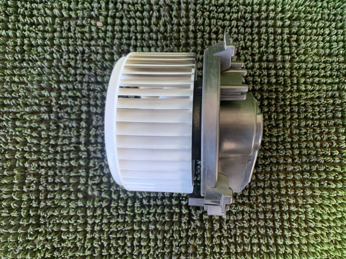 ●即決値段●動作OK● Z6-1 スズキ ソリオ MA15S 三菱 デリカ D:2MB15S 純正 ヒーター ブロアモーター エアコン ブロアモーター ファン拍卖