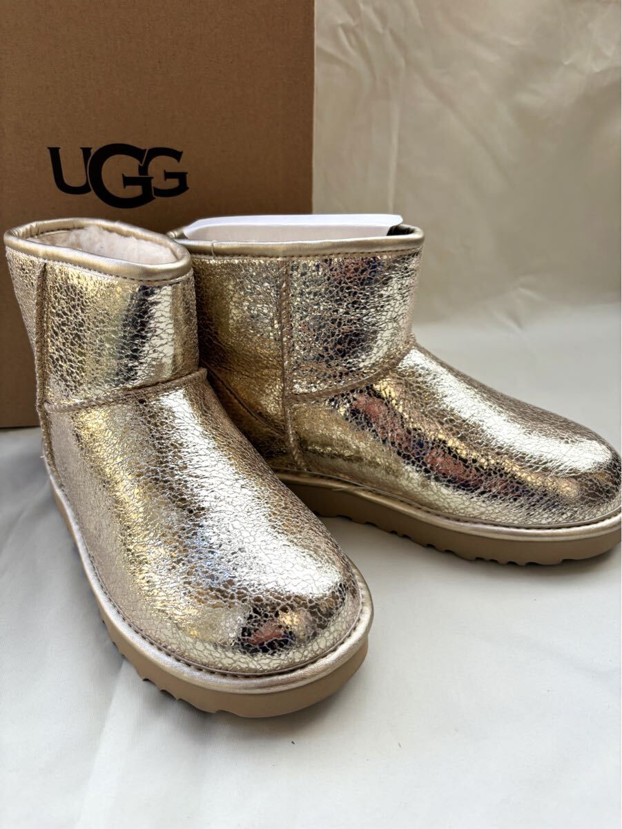 新品 UGG アグ★人気完売商品 27,500円 W CLASSIC ULTRA メタリックスパークル 5 22㎝ ブーツ拍卖