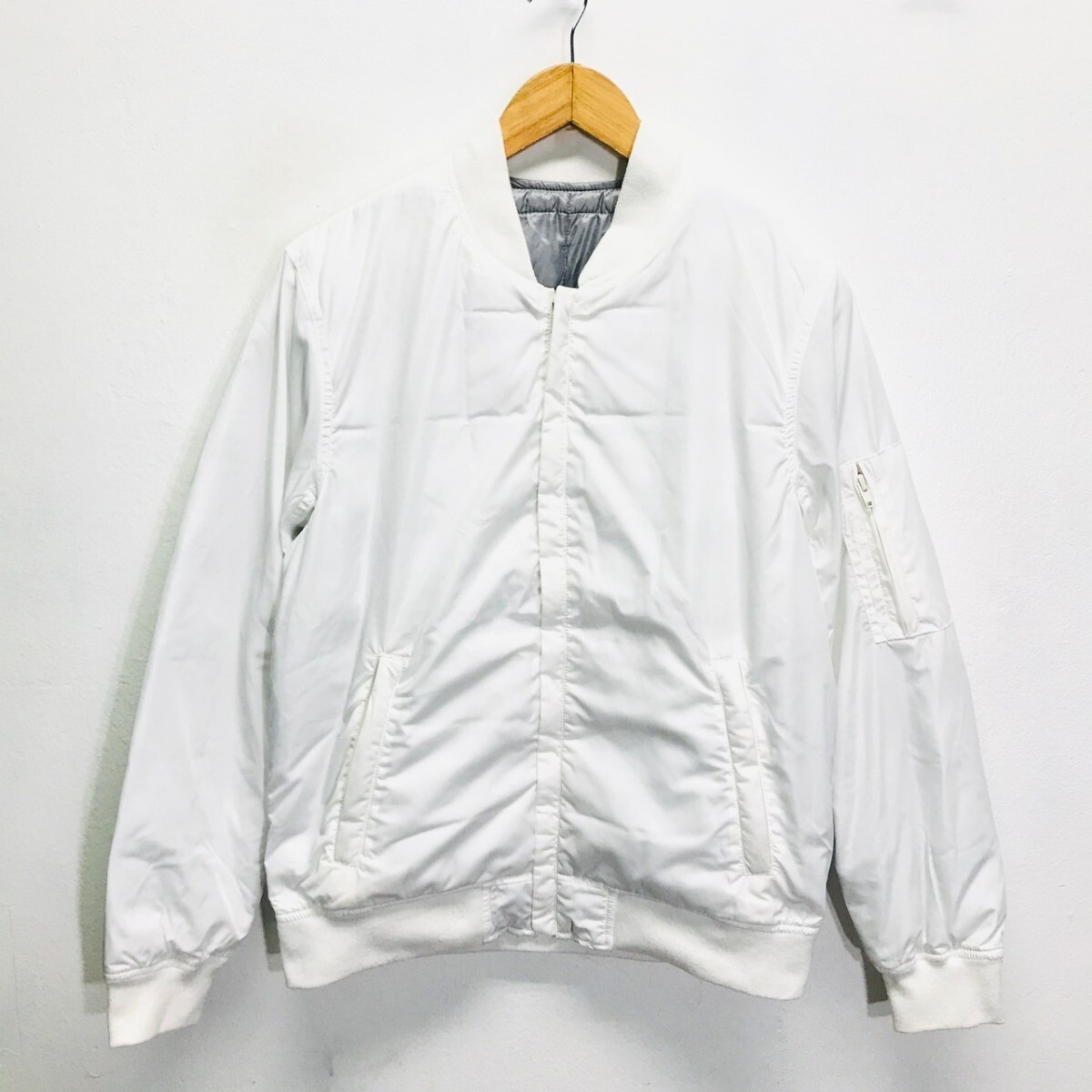人気のミリタリーテイスト◎【RAGE BLUE】レイジブルー 中綿ブルゾン アウター MA-1 ナイロンジャケット フライト ホワイト M /Y23863ii拍卖
