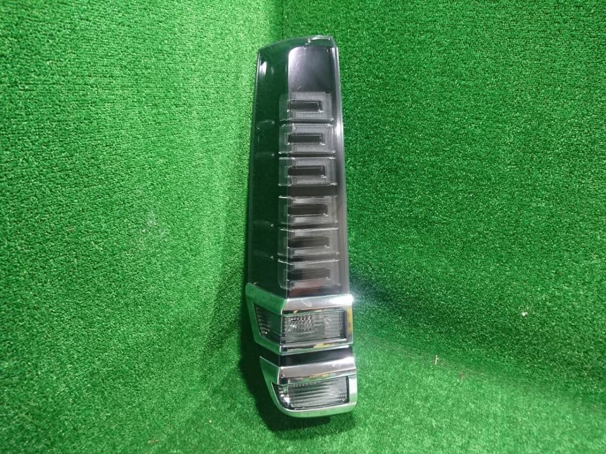 ZRR80 ヴォクシー 左テールランプ コイト 28-243(45133)拍卖