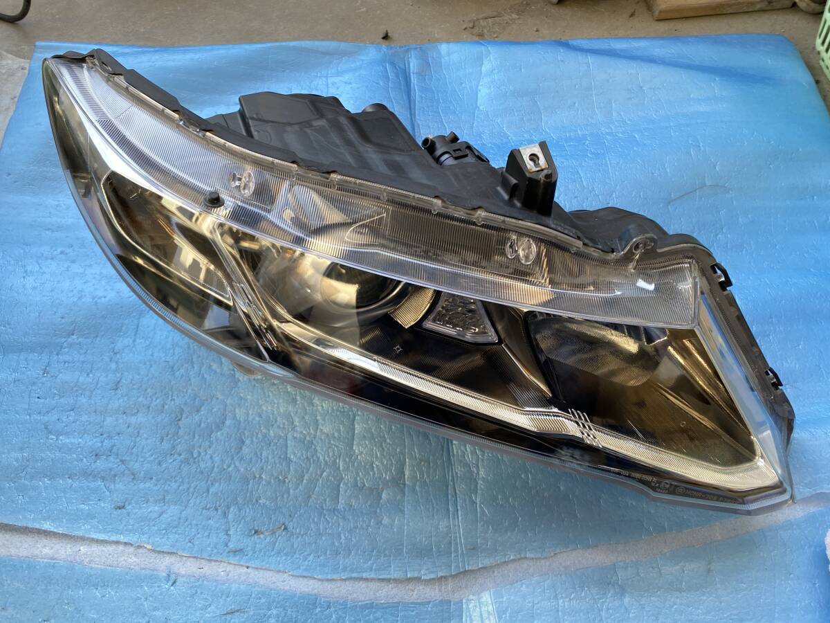RB3 オデッセイ 右ヘッドライト 2501-2415拍卖