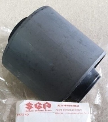 新品 純正品 SUZUKI スズキ アームブッシュ ピボット側 ジムニー JB64拍卖