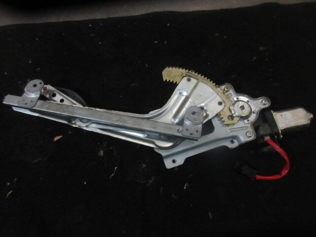 ★⑤R7G8886 WHC34 ステージア 純正右リアレギュレーター 後期 修理やストック等に拍卖