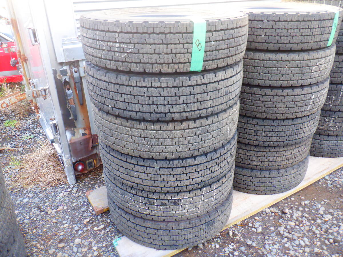 6本バリ溝 イボ付 スタッドレス ダンロップ SP002 225/80R17.5 123/122L LT 冬タイヤ 4トン B拍卖