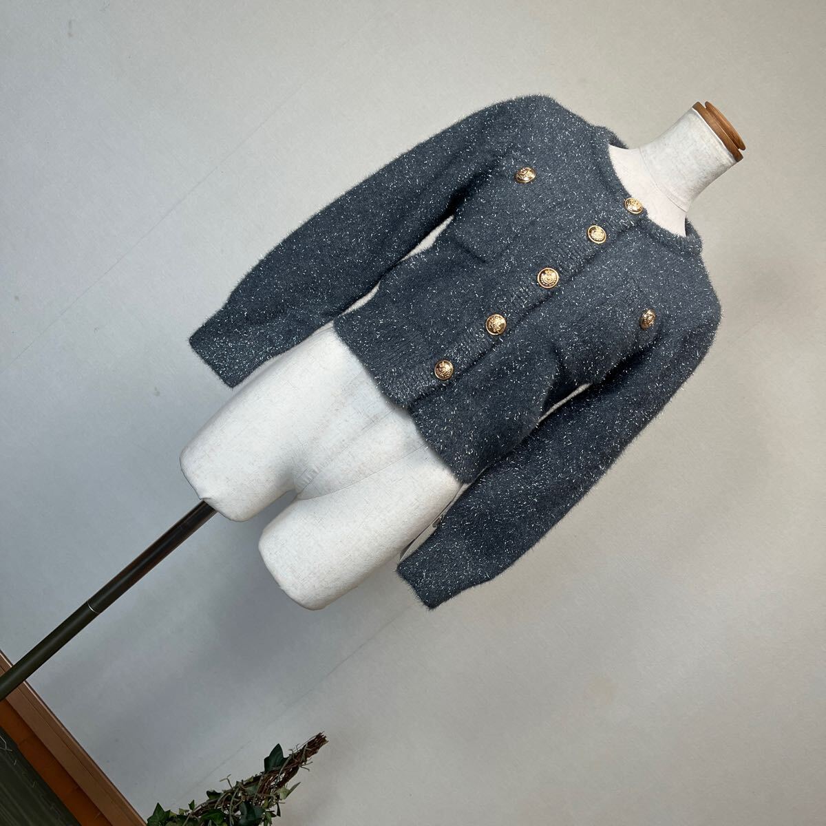 2-7新品 STAY MOTION グリッターラメニットカーディガン クロップド丈ショート丈シャギーニットジャケットカーデ 9号 M 6,050円拍卖