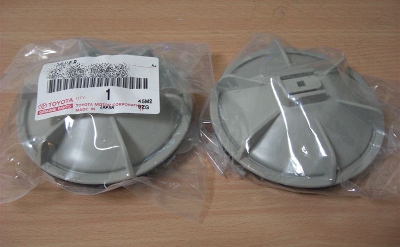 ●新品 未使用●トヨタ純正部品 TOYOTA エスティマ 50系 エスティマハイブリット 20系 ヘッドランプソケット カバー 2個セット拍卖