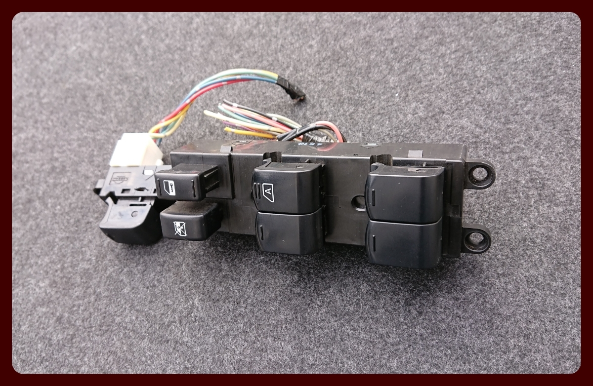 日産 ノート E11 パワーウインドウスイッチ  A-830拍卖