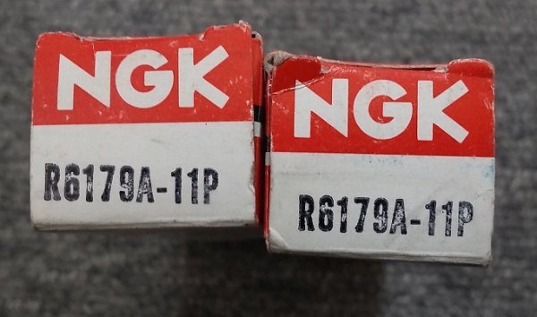 【送料¥185】【新品】NGK レーシングプラグ 【品番】R6179A-11P 【2本組】拍卖