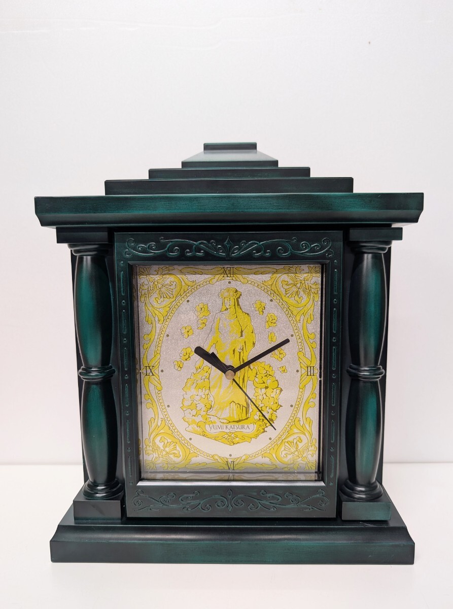 ☆稼働品☆ YUMI KATSURA 桂由美 置時計 キーケース付 グリーン クオーツ拍卖