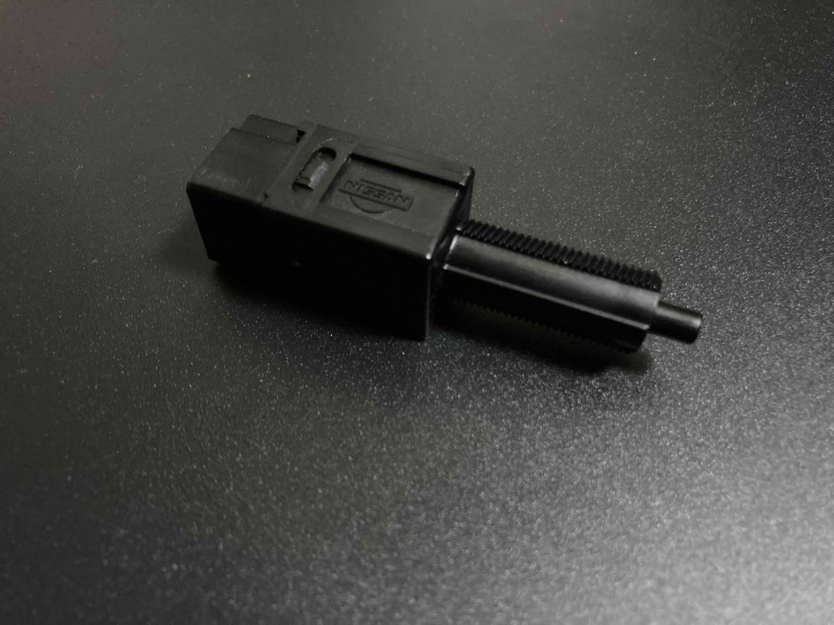 【送料無料+当日出荷可能】S15 シルビア ストップランプスイッチ 純正 新品 ブレーキスイッチ テールランプ ブレーキランプ拍卖