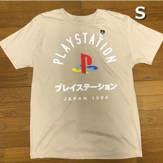 売切り【正規新品】PlayStatio オフィシャル ロゴ プリントTシャツ トップス カットソー 【S】ベージュ 新品 アメリカ買い付け 180720拍卖