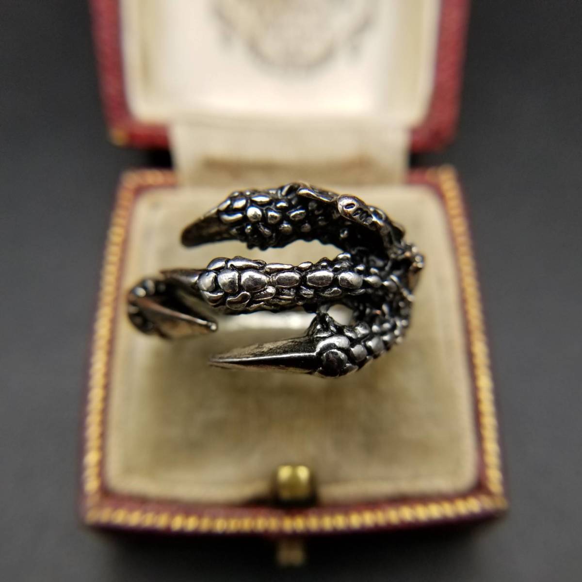 爪 トカゲ 恐竜 立体彫刻 ヴィンテージ バイカー リング シルバートーン指輪 ロック パンク メンズ ADB拍卖