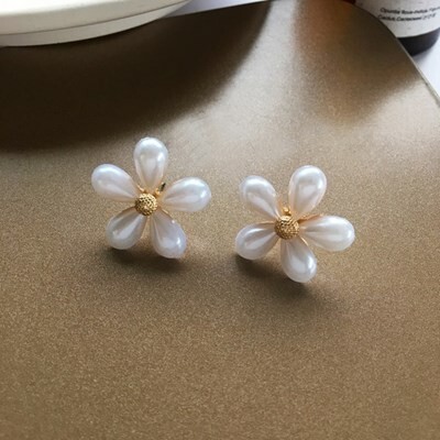 ピアス 針S925 パール 結婚式 花 韓国 スタッド デザイン レディース メタル サークル ティアドロップ 真珠 ガール ギフト #C636-8拍卖