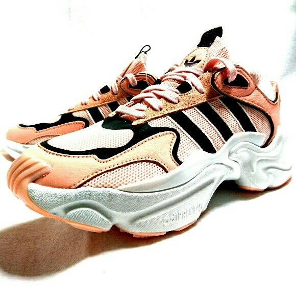 特価/未使用【US6.5=23.5cm】adidas/Magmur Runner/アディダス/レディス/マグマ ランナー/スニーカー/grou.pink拍卖