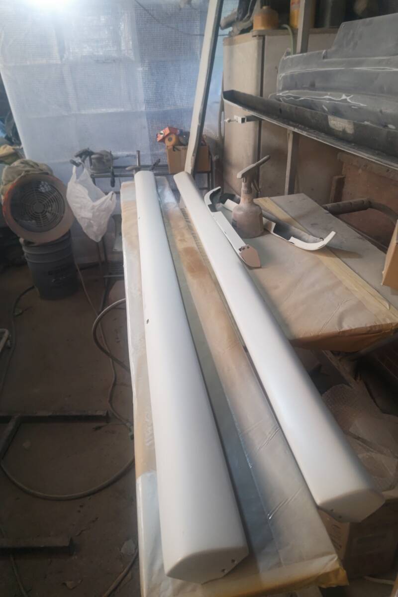 ハイエース200系 塗装作業出品 サイドステップ左右塗装。対応可能な塗色のみ070.209.058.8P4.1G3.グラファイトメタリックなど拍卖