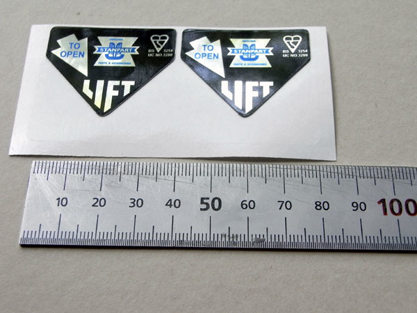 スタンダード・トライアンフ ブリタックス シートベルト バックルラベル 2枚セット 1960年代 TR4、スピットファイア、ヘラルド拍卖