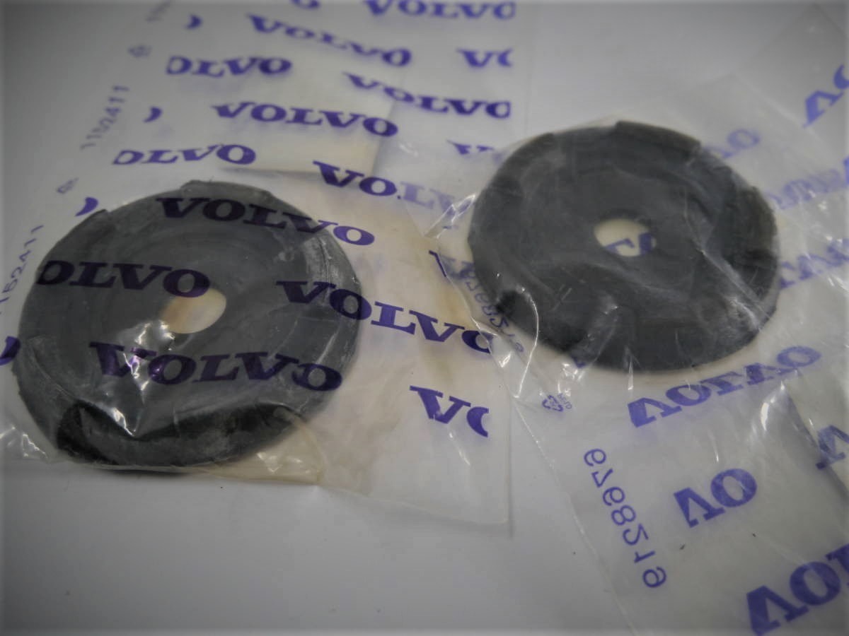 (送料込) ボルボ 850 S70 V70 S60 S80 XC70 XC90 ストラットマウントキャップ (スプリングシートの上)【ボルボ純正・部品左右セット】拍卖