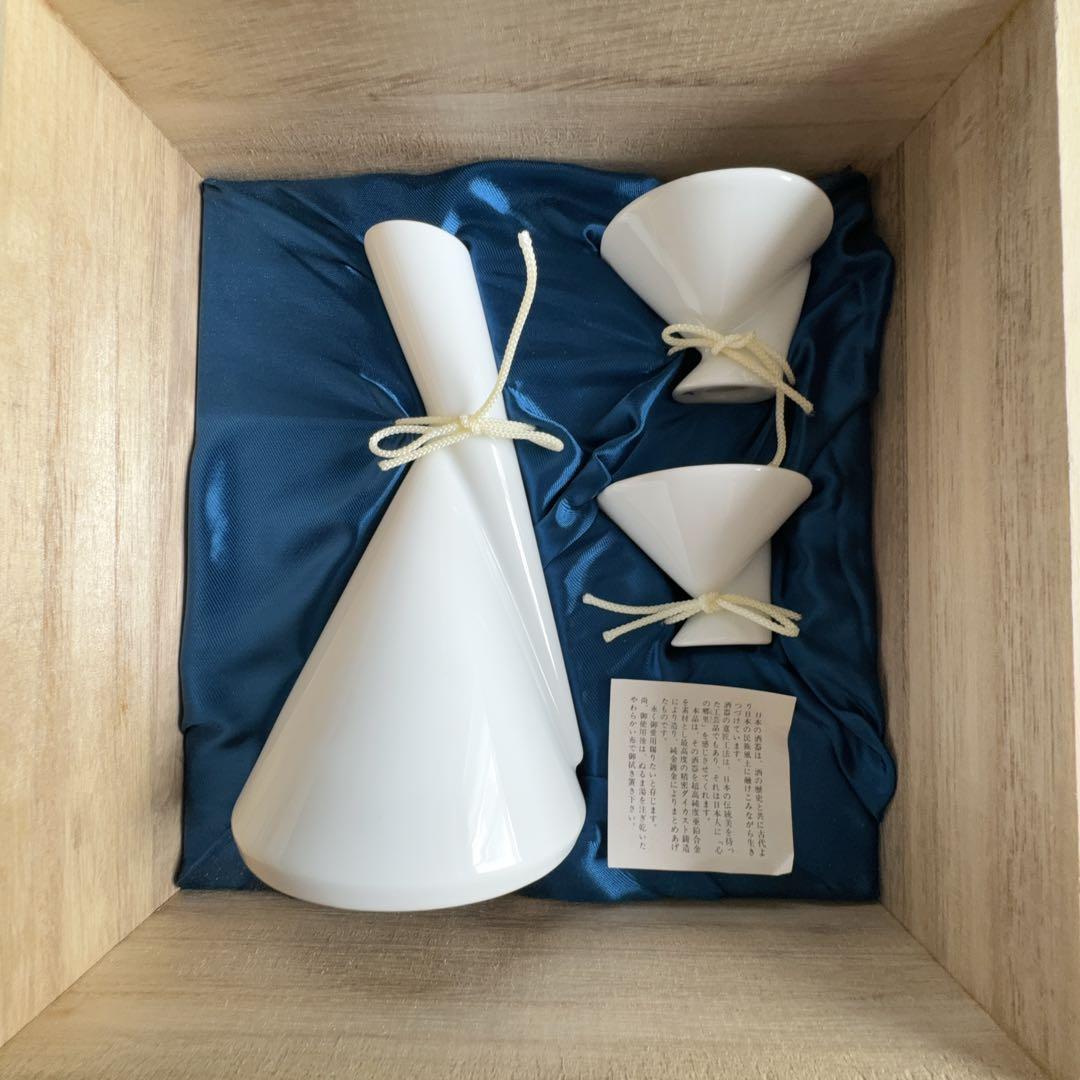 【稀少】ジウジアーロ デザイン 白磁酒器 越後鶴亀 上原酒造 徳利 お猪口 未使用品拍卖