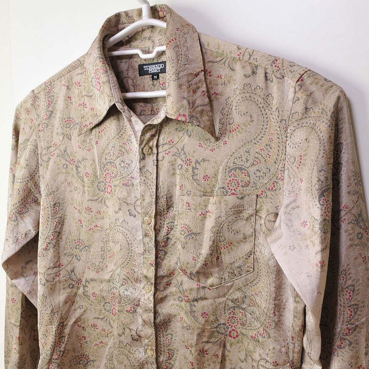 古着●トルネードマート 長袖シャツ ペイズリー カーキ 擦り切れ風 M xwp拍卖