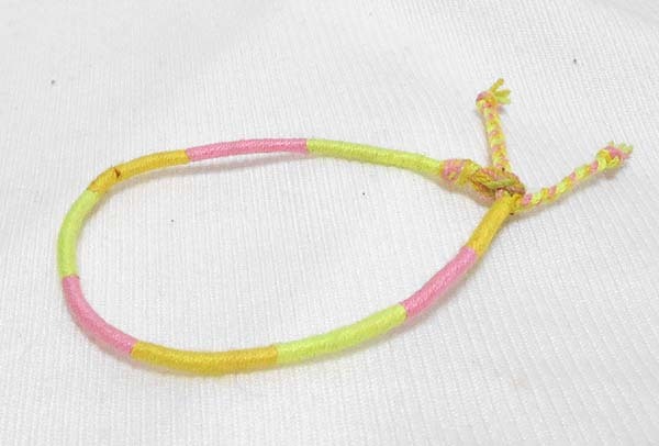 黄緑、ピンク、黄色の3色コットン製ミサンガ拍卖