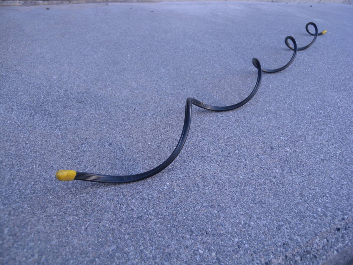 スパイラルハンガー らせん 平型ラッシングロッド 黄キャップ 内径33mm ケーブル吊架 メッセンジャーワイヤー 架空配線 16個セット ②拍卖
