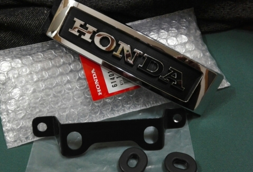 paypay送料無料 HONDA CB750K K0~ K6 フロント エンブレム CB750K シリーズHONDA CB750K K0 ~ K6 フロント 三ッ又 エンブレム CB750K 拍卖