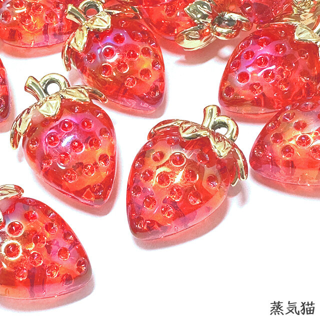 c8572【虹色】大きめイチゴチャーム レッドオーロラ4個【苺ピアス イヤリング 手芸材料ハンドメイド アクセサリーパーツ素材】蒸気猫パーツ拍卖