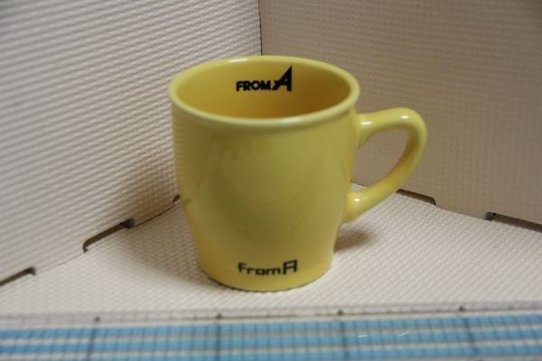 未使用 陶器製 from A マグカップ フォロムエー 検索 リクルート ロゴ マグ コップ 非売品 グッズ 企業物 ノベルティ拍卖