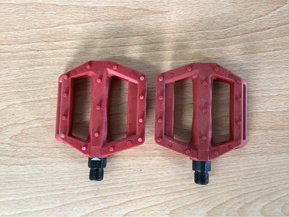 新品 ペダル レッド GIZA PRODUCTS 一般車 スポーツ車 ミニベロ マウンテンバイク クロスバイク PDL14803拍卖