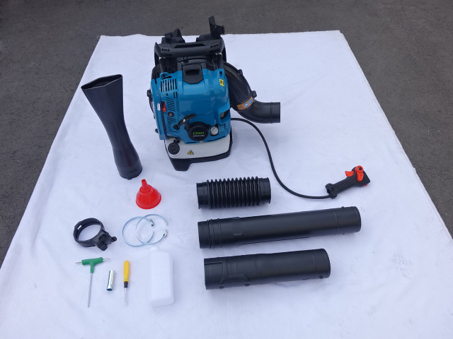 背負式 エンジン ブロアー 4サイクル ハイパワー ブロワーブロア 排気量75.6cc 風量17/s 風速89m/s 送風機 雪解け 吹き飛ばし 雪かきnado拍卖