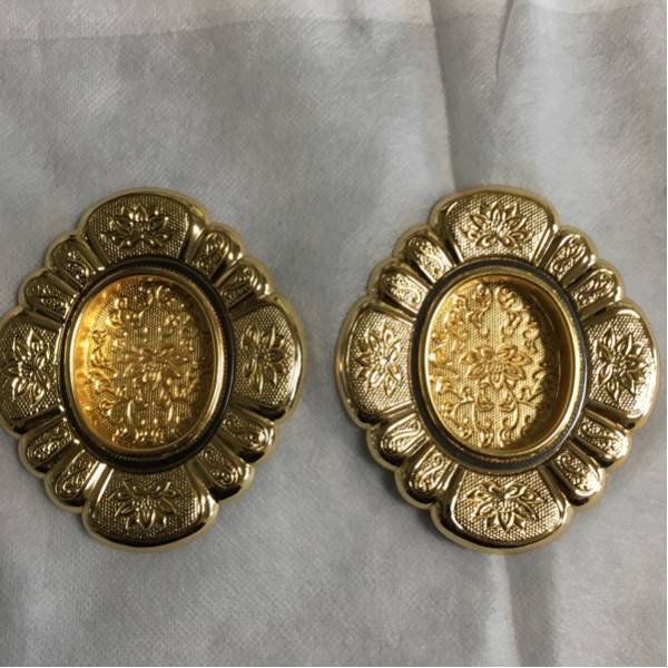 襖金具 本金 花甲貝 御殿 3寸5分 金鋲付 2個拍卖