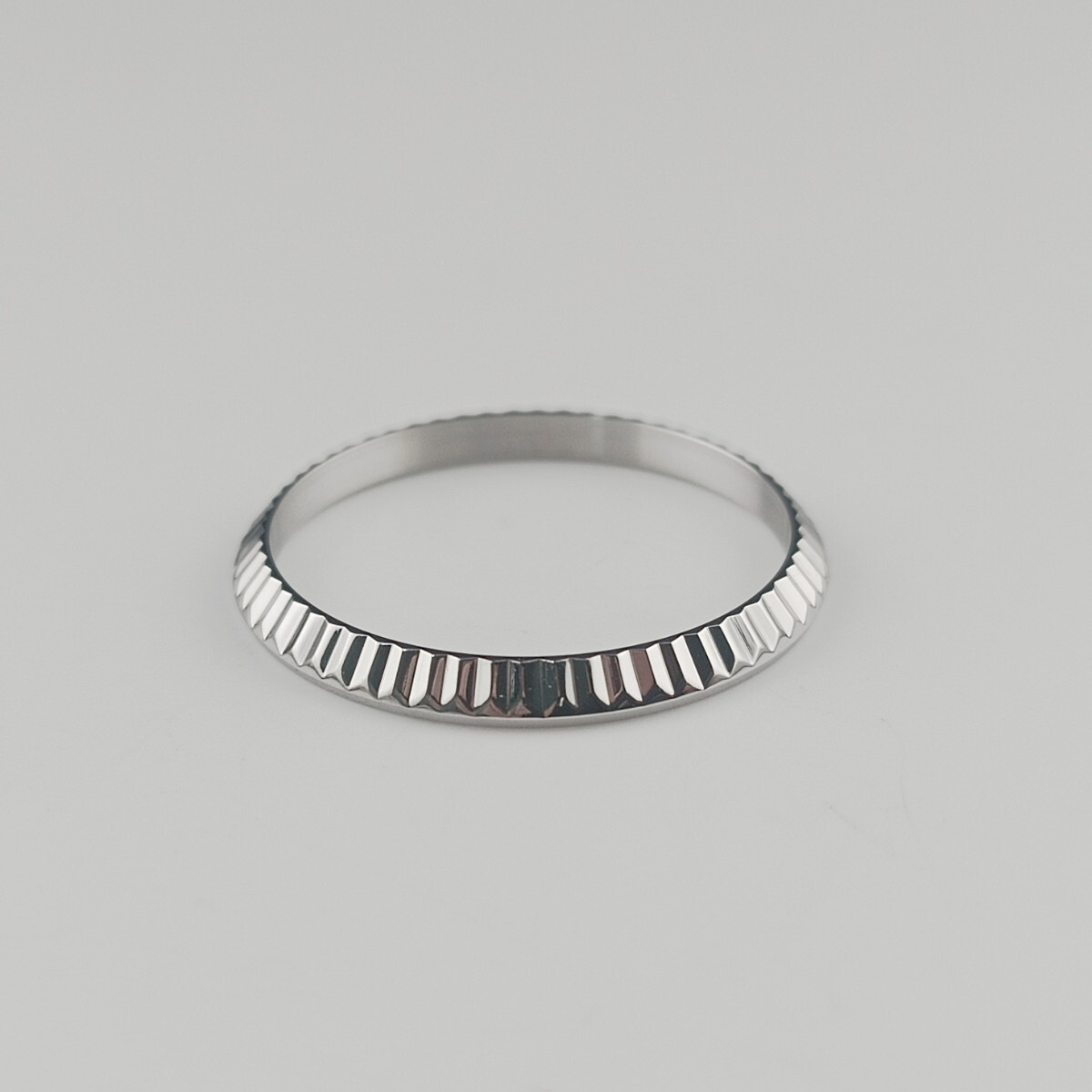 26mmケース用 腕時計 修理交換用 社外部品 フルーテッド ベゼル シルバー レディースサイズ 【対応】ロレックス デイトジャスト ROLEX拍卖