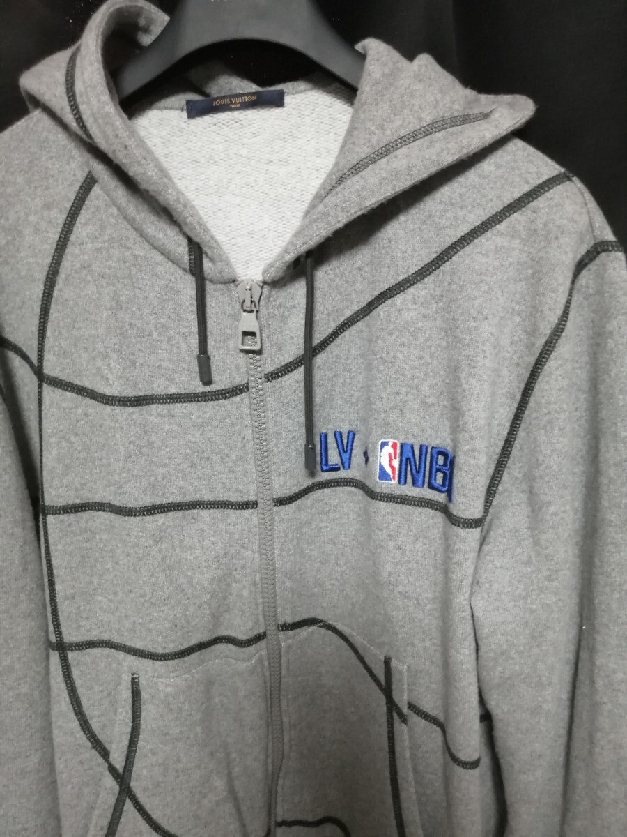 XLサイズ NBA×モノグラムバスケットボールカシミヤウールフーディ大きいサイズ最高傑作一瞬でルイヴィトンと分かるモノグラムパーカー拍卖