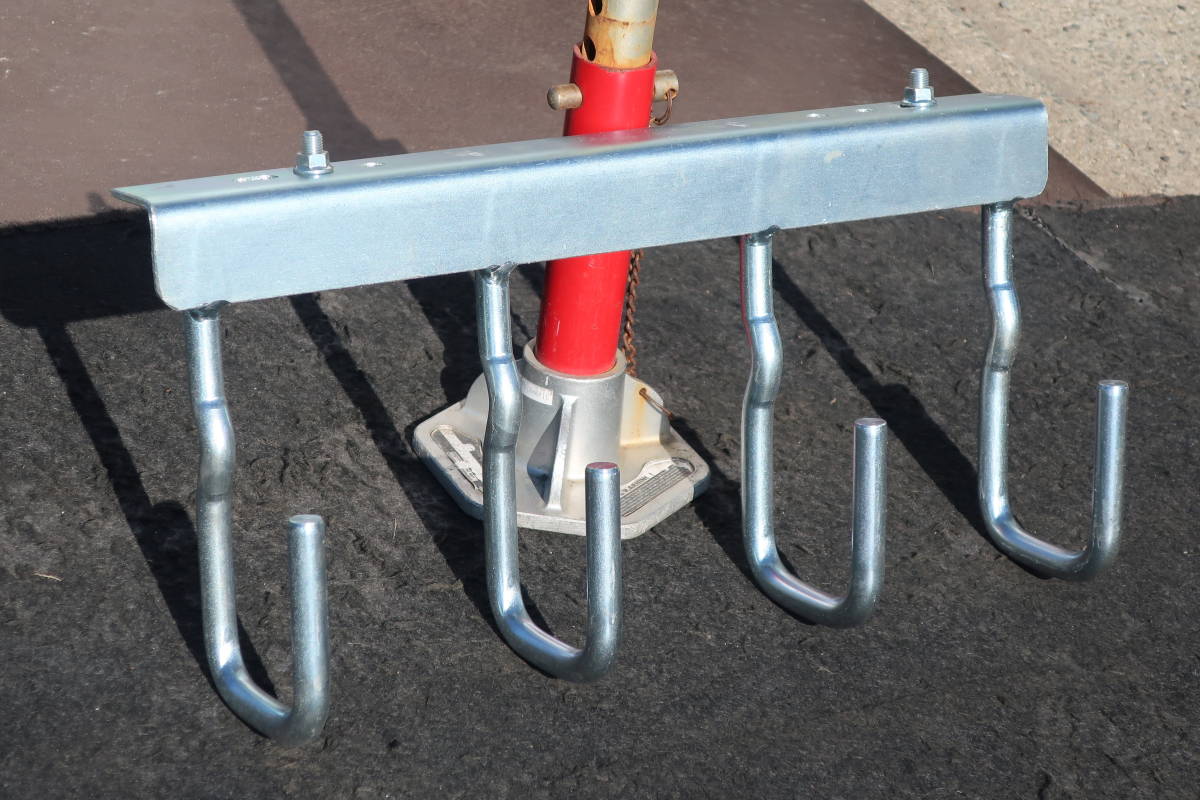 R4 2PG-CYJ77C ISUZU GIGA いすゞ ギガ ハイルーフ 4軸低床 純正 汎用? チェーンハンガー チェーンフック ブラケット 新車外し! NO79拍卖