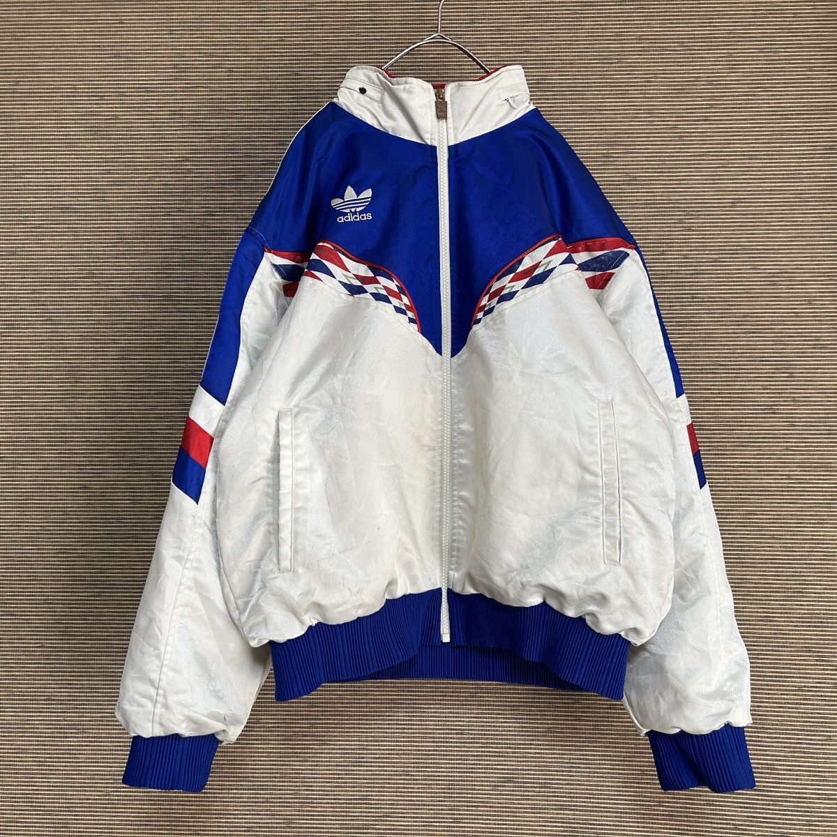 アディダス デサント製 ナイロンジャケット ヴィンテージ 白トレフォイルB3 古着 入手困難 激レア 希少 人気 90s ビンテージ幾何学拍卖