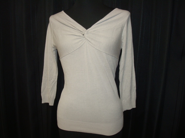 ■ NATURAL BEAUTY BASIC ナチュラルビューティー ベーシック 長袖 薄手 ニット ブラウス ロンT カットソー Vネック グレー 9号 38 Mサイズ拍卖