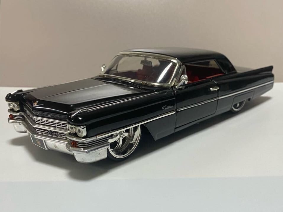 JADA TOYS 1963 キャディラック ブラック 1/24 現状品拍卖