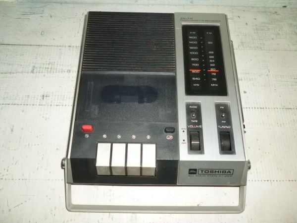 TOSHIBA 東芝 ラジオカセットレコーダー RT-251 電池でカセットテープラジオ聞けました 現状品拍卖