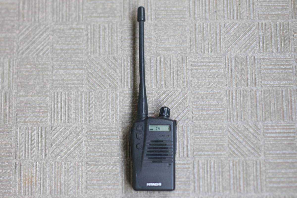 【動作OK】日立国際電気 HITACHI アナログ簡易無線機 EUM-05IT/CWD型 防水 5W 本体・バッテリー拍卖