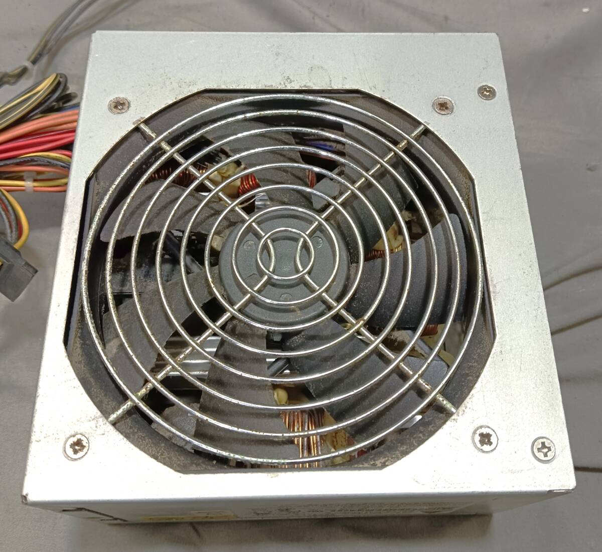 【中古パーツ】DELTA GPS-550AB A 550W 電源ユニット 電源BOX ■DY3596拍卖