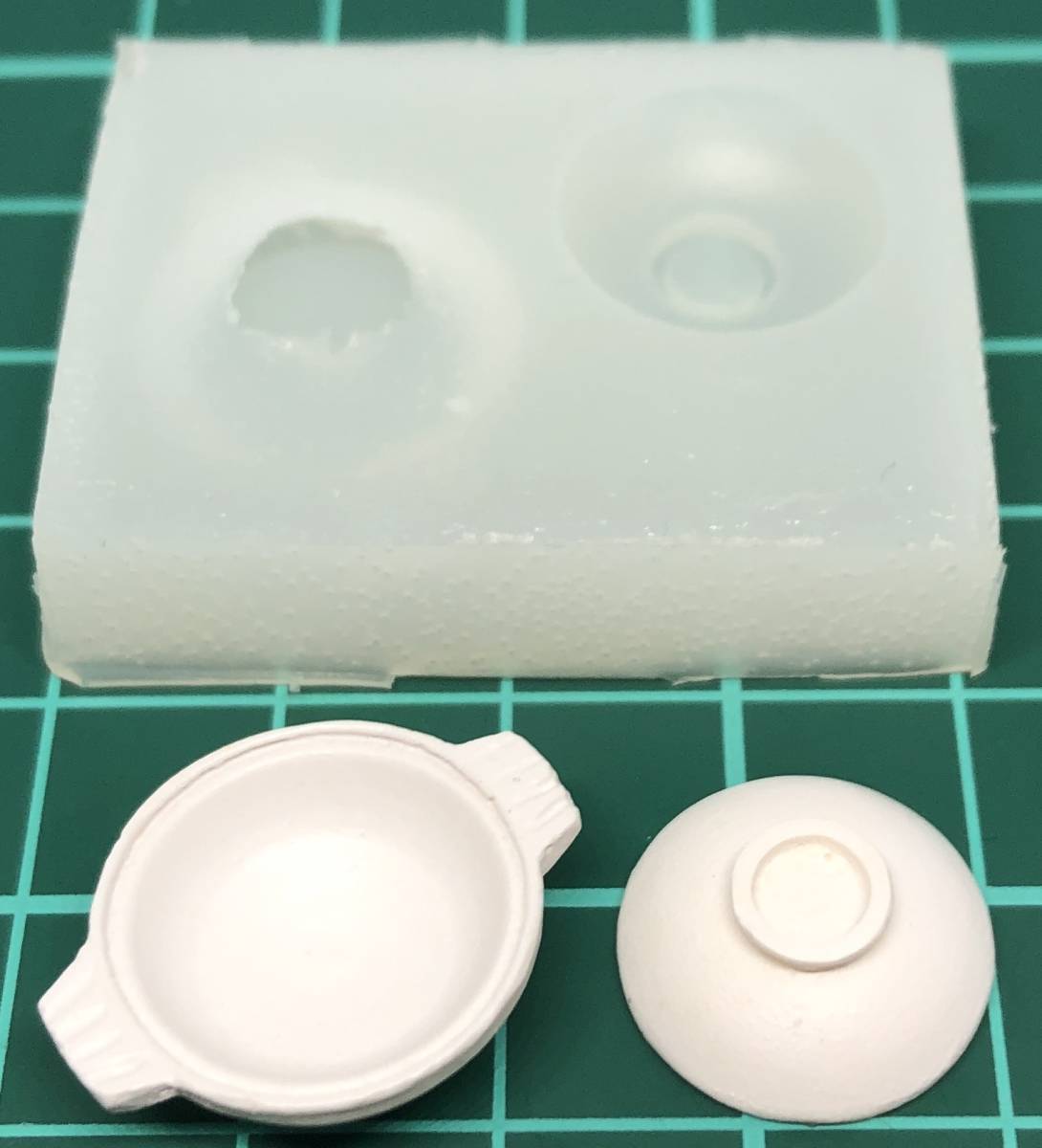 【ミニチュア 蓋付き土鍋 小】シリコンモールド、型、ドールハウス、鍋焼きうどん♪ミニチュアフード、即決拍卖