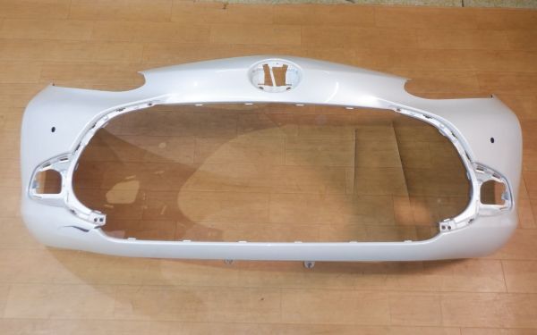 HDT51c05★MXPK10★MXPK11★MXPK15★MXPK16★アクア★★純正フロントバンパー★★52119-52D30★パール★要補修★インボイス対応★迅速発送拍卖