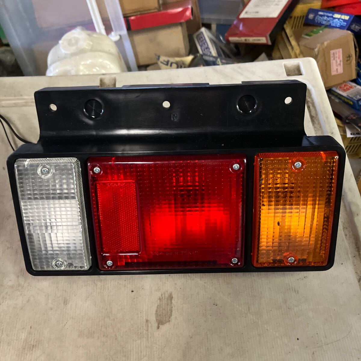 千代田 テールランプASSY 24V 右側 トヨタ 対応純正品番:81550-37120 CGC-30313 新品未使用品拍卖