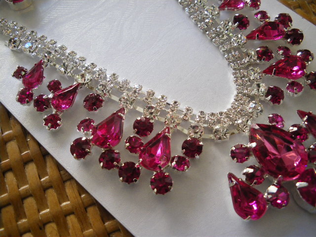 新品●送料無料●ネックレス&ネックレス ピンク 澄んだ色 パーティ 結婚式 余興 演奏会 舞台 拍卖