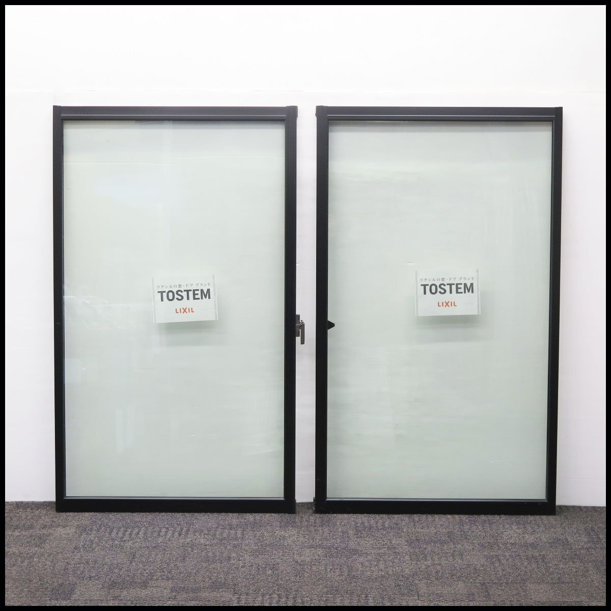 ●H) 未使用! LIXIL サーモスL 単体引違い窓 半外付・204 TT-147132-APDA 【サッシ付属無し】 TTサーモスL半外障子14713 左右2枚セット拍卖