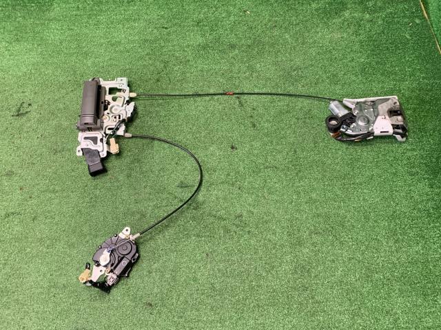 ノア DBA-ZRR75W 右Rドアロックソレノイド 69200-28050拍卖