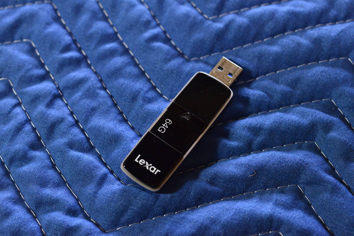レキサー Lexar USBメモリ 64GB JumpDrive Triton USB3.0 Flash Drive LJDNV64GCRBNA アメリカ製 Micron 25nm SLCチップ採用拍卖