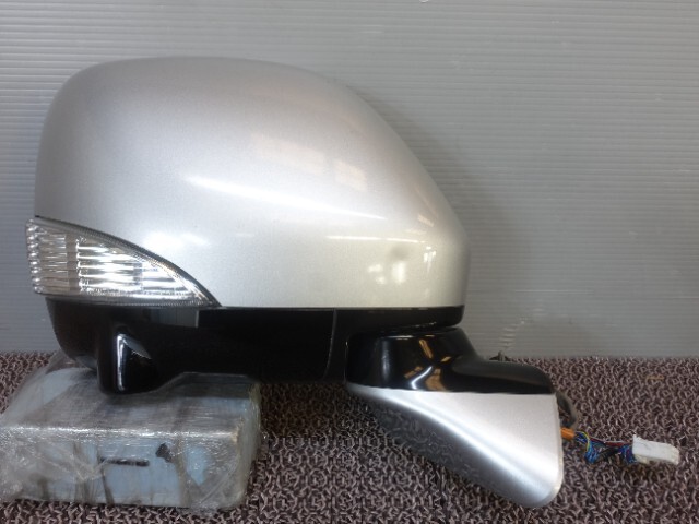 8662 ニッサン エルグランド TE52 ドアミラー右 サイドミラー右 カメラ付き K23拍卖