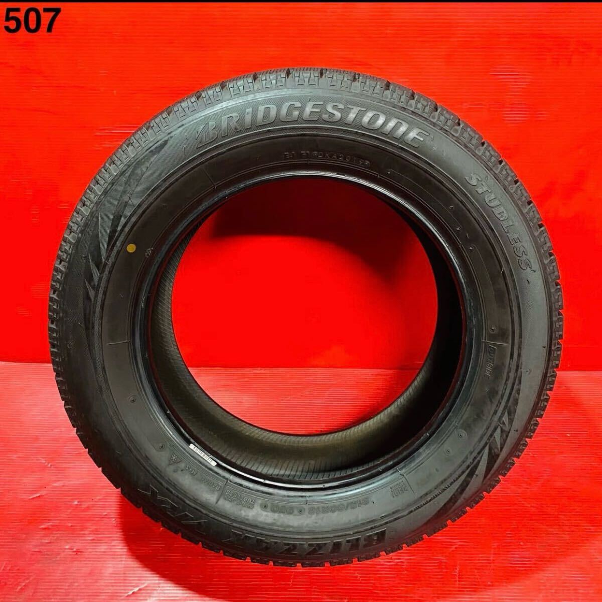 BRIDGESTONE BLIZZAK VRX 215/60R16 国産 2019年式 パンク修理なし ビード切れなし 汚れあり スタッドレスタイヤ 1本のみ拍卖