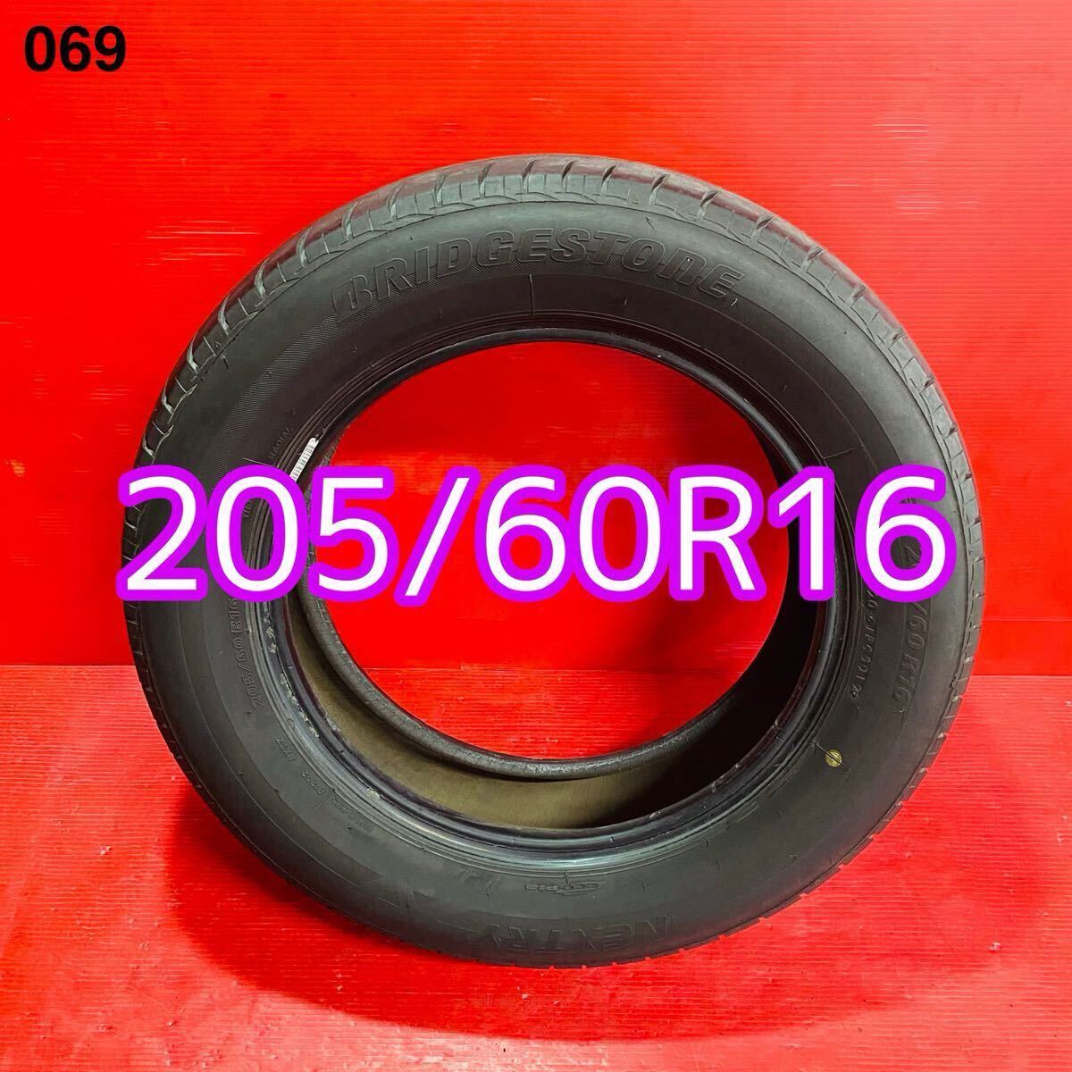 ★ BRIDGESTONE NEXTRY ★ 205/60R16 92H ★ 2019年式 パンク修理なし ビード切れなし 汚れあり 1本のみ。 ☆ST- 069拍卖